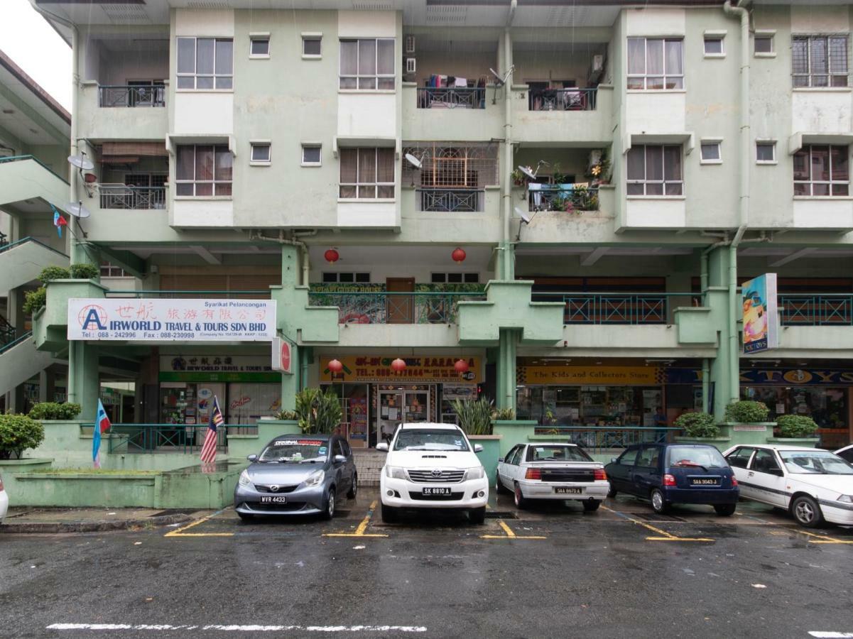 Oyo 89345 Api-api Gh Hotel 2*