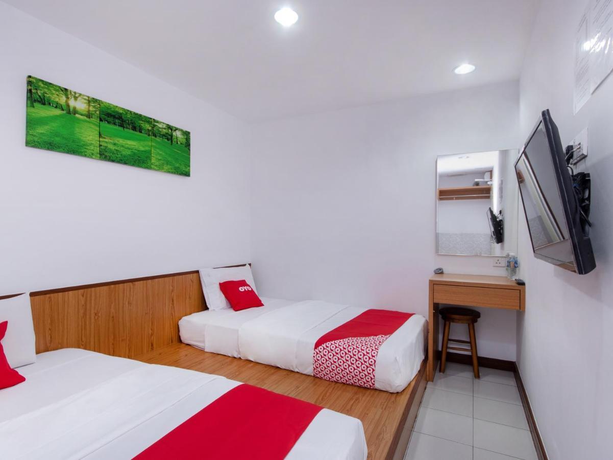 Oyo 89345 Api-api Gh Hotel 2*